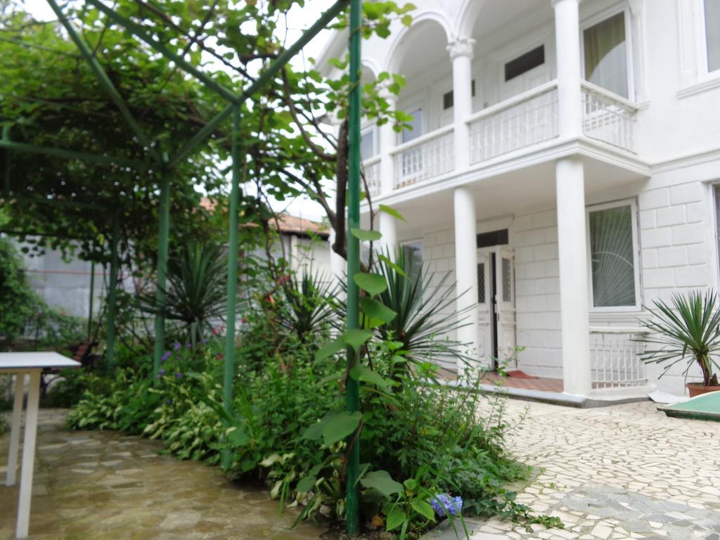 White Guest House Batumi Quarto foto