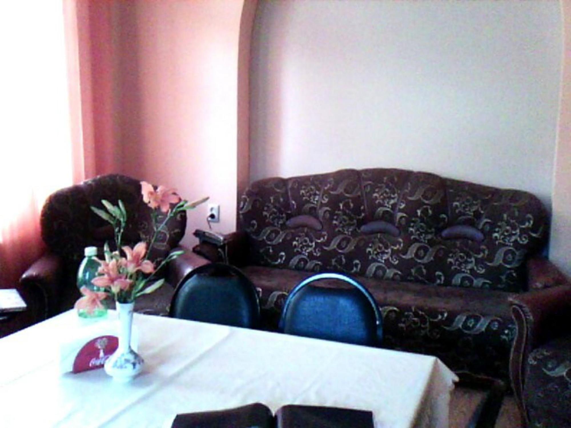 White Guest House Batumi Exterior foto