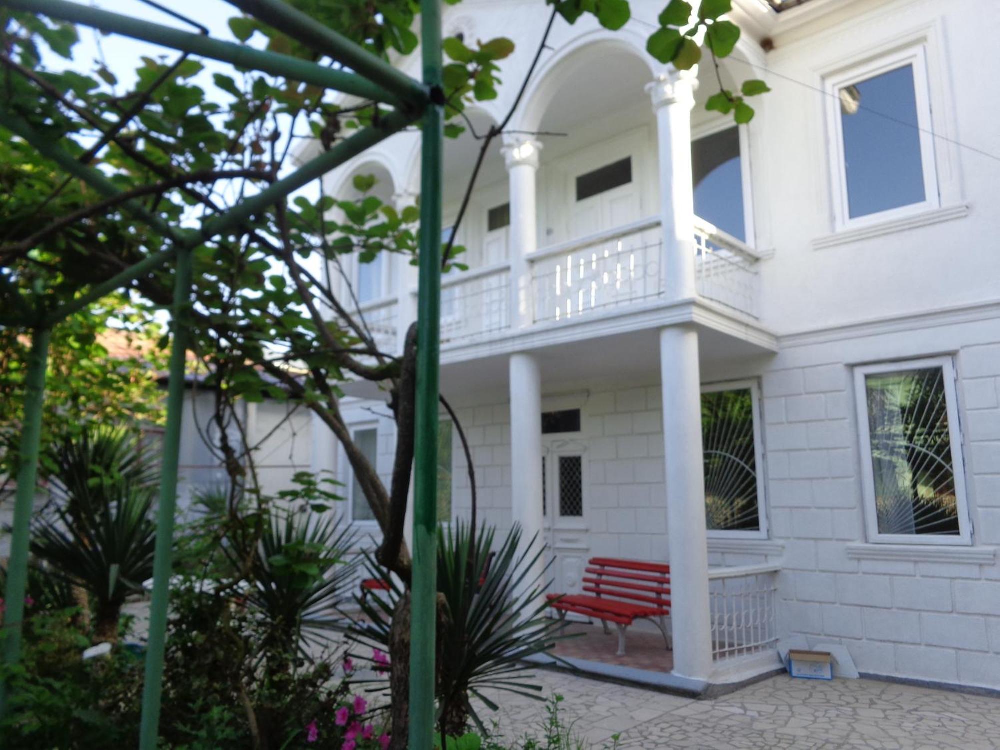 White Guest House Batumi Quarto foto