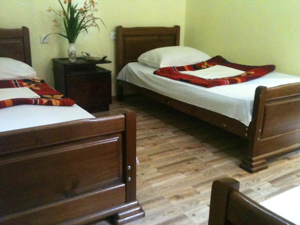 White Guest House Batumi Quarto foto